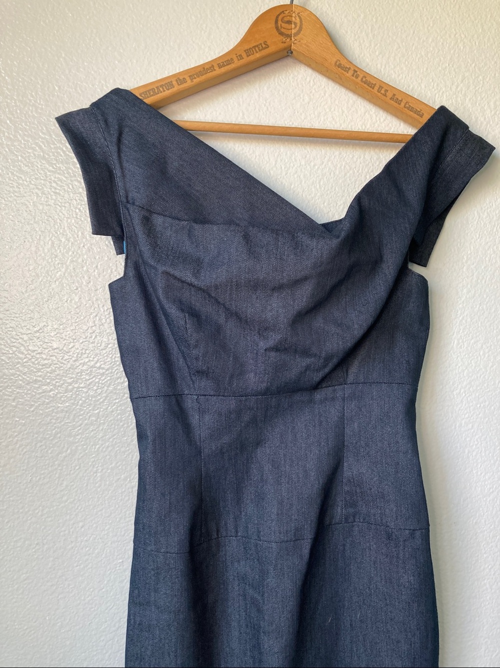 Black Halo Classic Jackie O Sheath dress Indigo Denim look sz 0